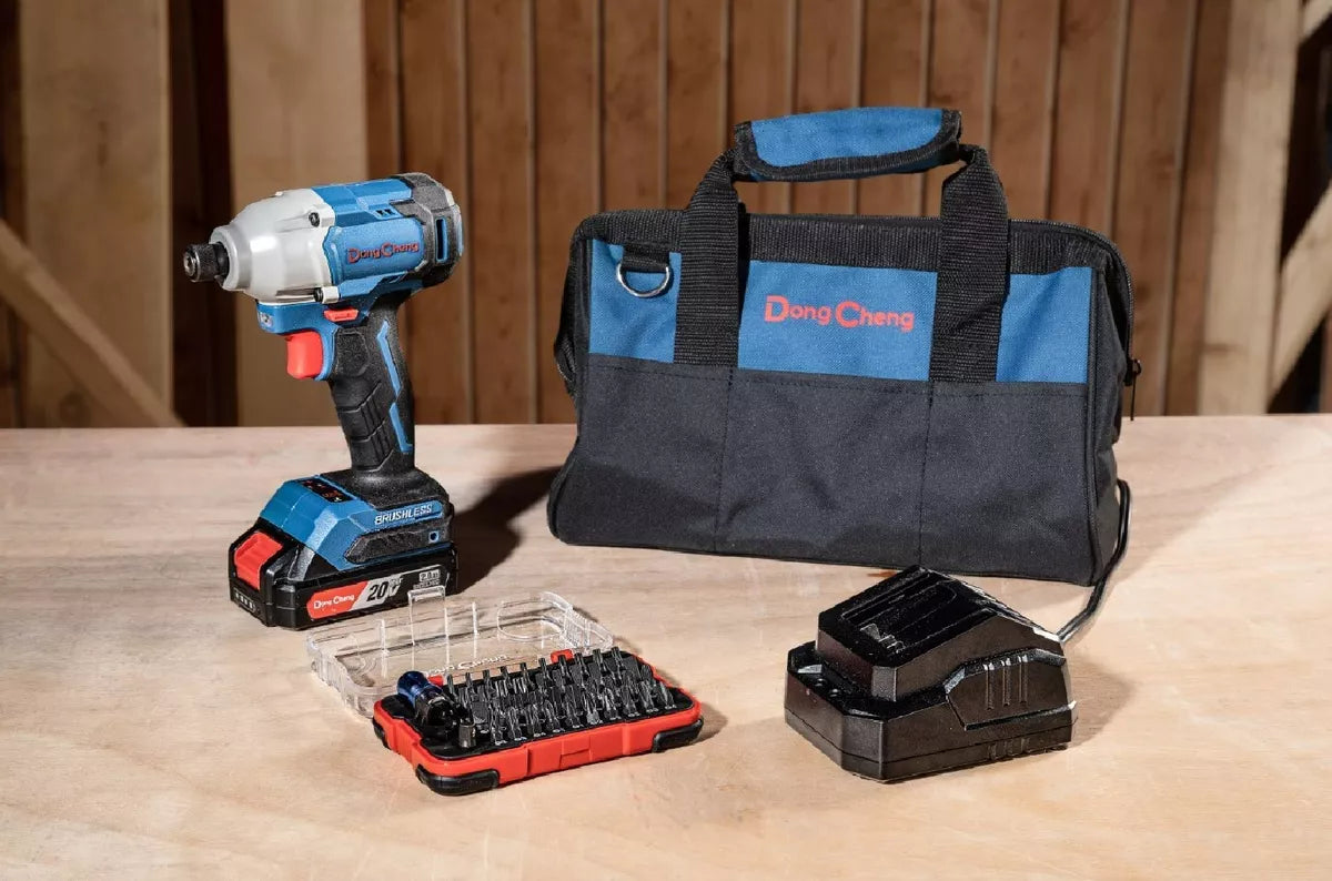 DESTORNILLADOR INALAMBRICO DE IMPACTO DONGCHENG DE 1/4" DCPL03-14DM CON BATERIA CARGADOR Y ESTUCHE