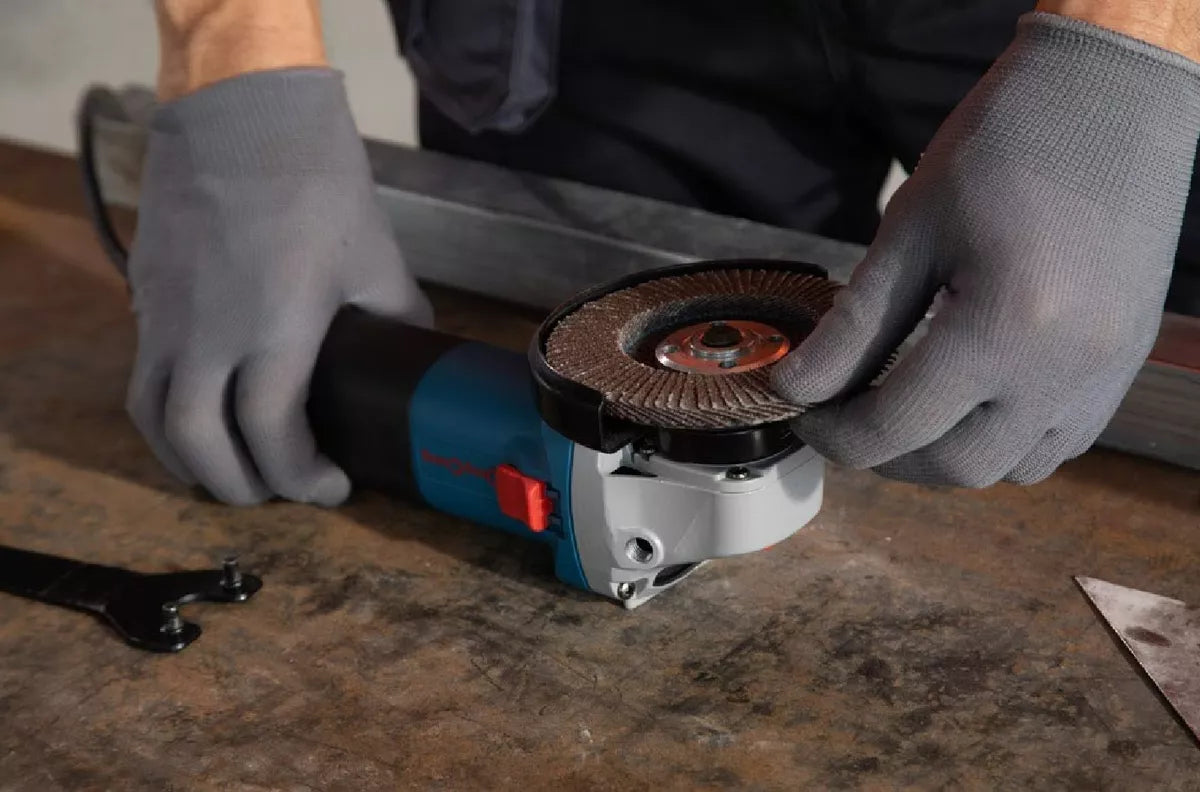 MINIESMERILADORA INDUSTRIAL 4 1/2" DONG CHENG DSM06-115 DE 1200W - 11800RPM