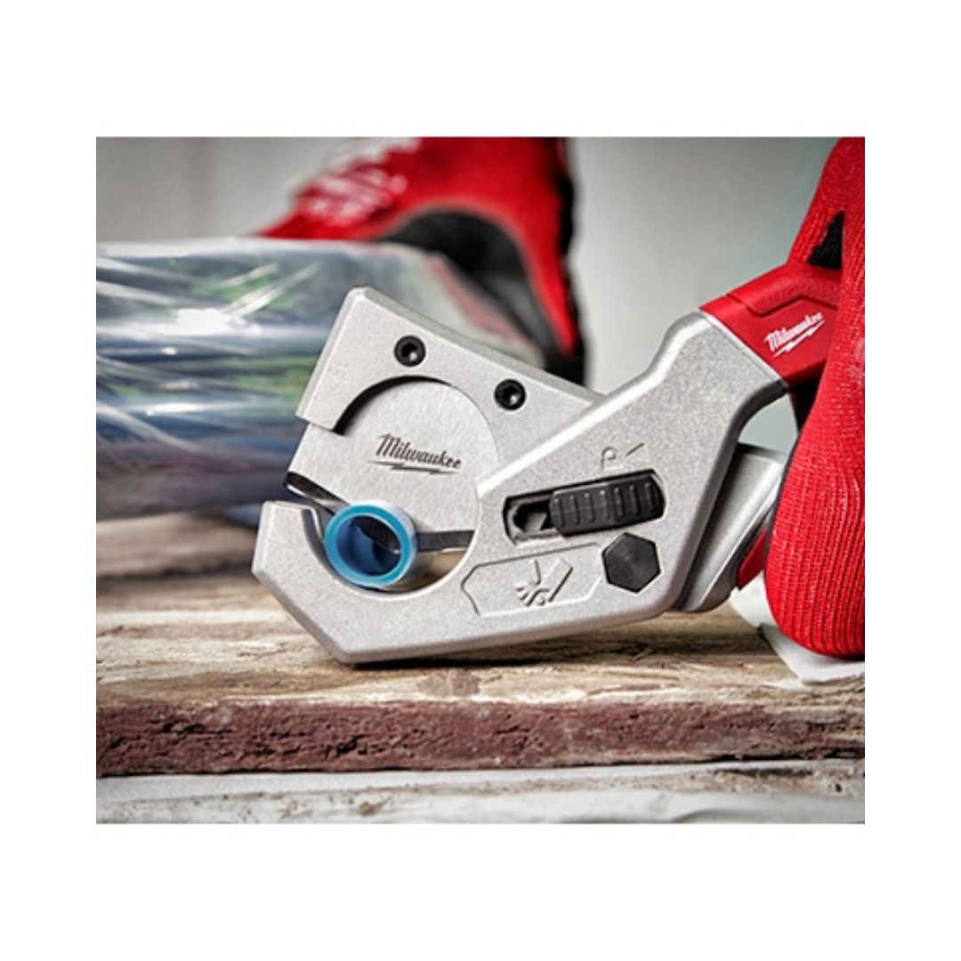 CORTADOR DE TUBOS MILWAUKEE 48-22-4204 PARA TUBOS DE GOMA, PLASTICO Y PEX
