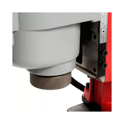 TALADRO MAGNETICO CON CONO MORSE 3 MILWAUKEE 4208-1 BASE AJUSTABLE, CON 0-250/0-500RPM Y DE 1,500W