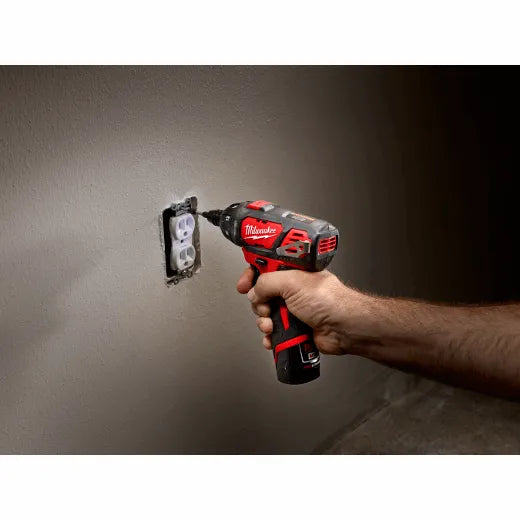 DESTORNILLADOR INALAMBRICO HEXAGONAL M12™ MILWAUKEE 2401-22 DE 1/4", CON 0-500RPM Y DE 12V INCLUYE 2 BATERIAS